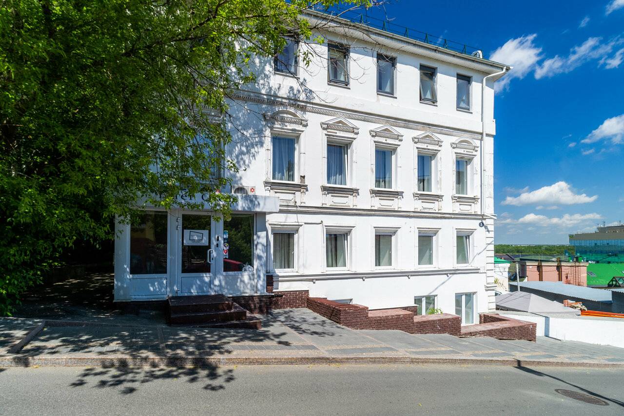 Фотографии номера Эконом с двуспальной кроватью с ванной комнатой на этаже(цокольный этаж) в Гостинице Багет Нижний Новгород