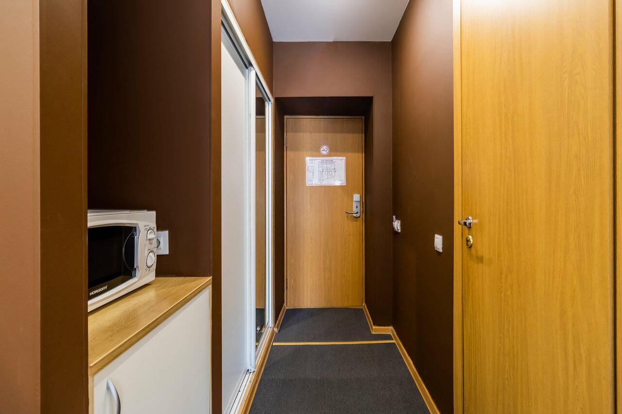 Фотографии номера Эконом с двуспальной кроватью с ванной комнатой на этаже в Гостинице Багет Нижний Новгород