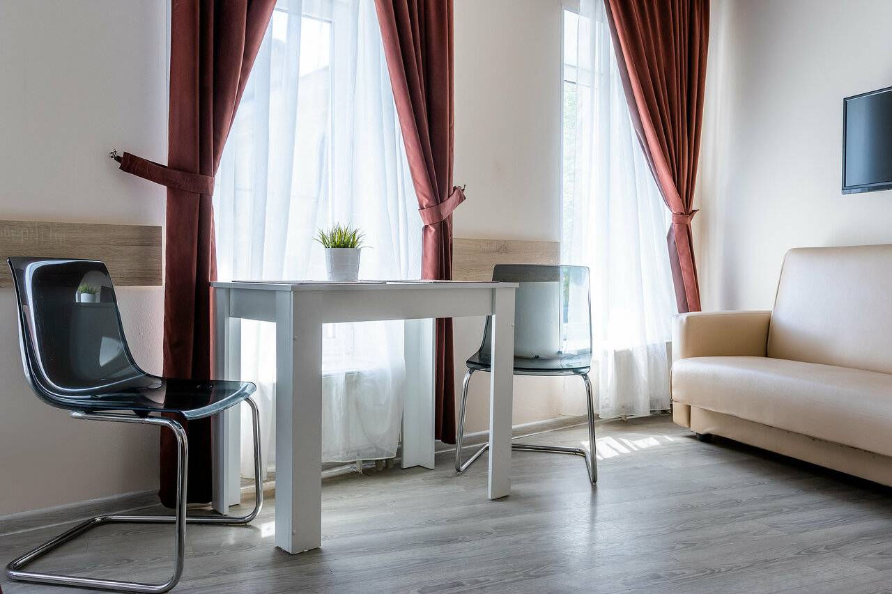 Фотографии номера Эконом с двуспальной кроватью с ванной комнатой на этаже в Гостинице Багет Нижний Новгород